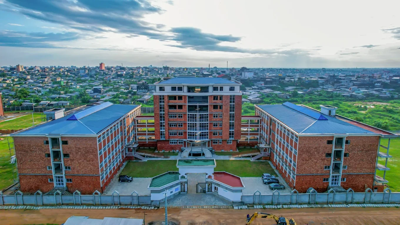 10.000 Codeurs et JFN Hightech Institute University